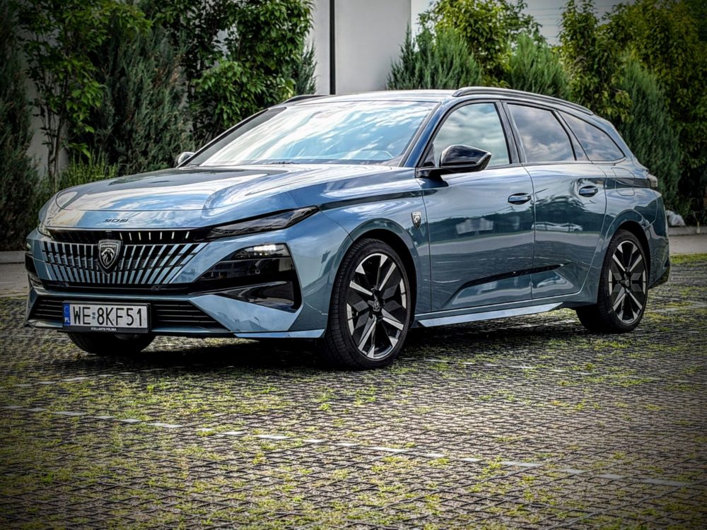 Zdjęcie okładkowe do wpis Test iMagazine: Peugeot 308 SW PHEV GT Exclusive – drapieżny styl w&nbsp;hybrydzie z&nbsp;wtyczką