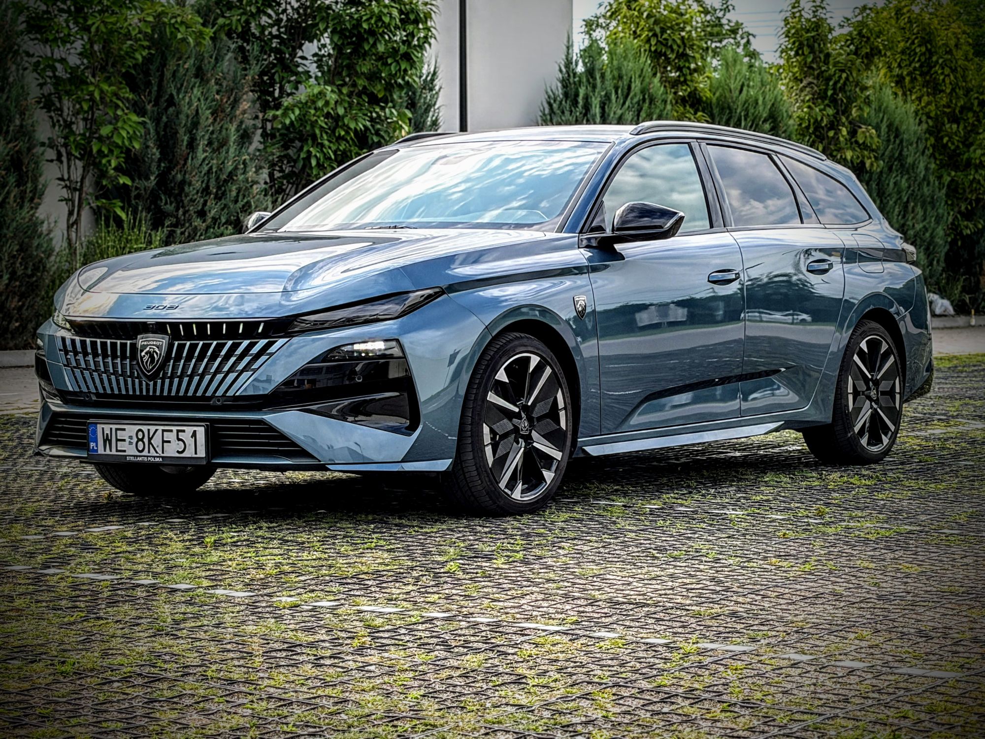 Test iMagazine: Peugeot 308 SW PHEV GT Exclusive – drapieżny styl w hybrydzie z wtyczką