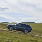 Zdjęcie okładkowe wpisu: Range Rover Electric oficjalnie. Architektura 800 V, 550 KM i&nbsp;wyraźne ograniczenie na&nbsp;haku [galeria]
