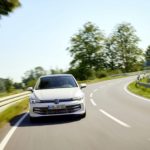Zdjęcie okładkowe wpisu: Golf bez&nbsp;wtyczki i&nbsp;bez&nbsp;skrzyni DSG. Volkswagen rzuca wyzwanie Toyocie