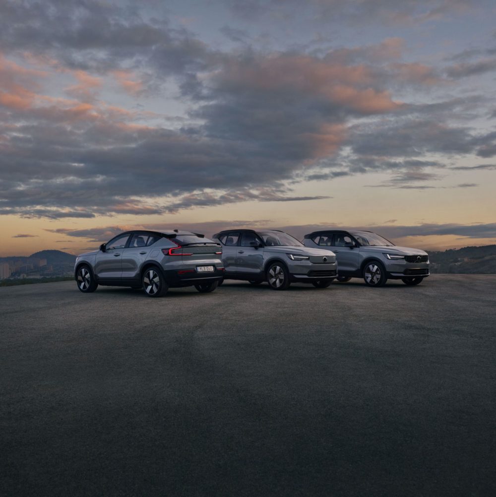 Zdjęcie okładkowe do wpis Volvo gruntownie odświeża serię 40. Nowe reflektory, ekran 11,2 cala i&nbsp;Google Gemini