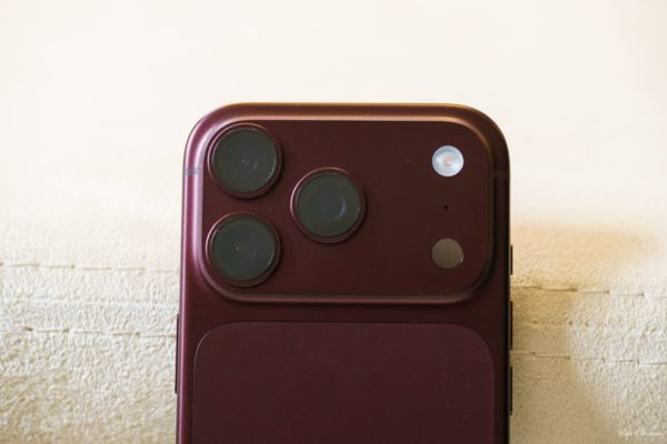 Zdjęcie okładkowe wpisu Właściciele iPhone’a 18 Pro zgłaszają trzaskanie i&nbsp;pikanie z&nbsp;głośnika