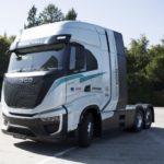 Zdjęcie okładkowe wpisu: Wodór w&nbsp;osobówkach to&nbsp;udręka. Toyota i&nbsp;IVECO pokazują, że&nbsp;jego prawdziwe miejsce jest w&nbsp;TIR-ach