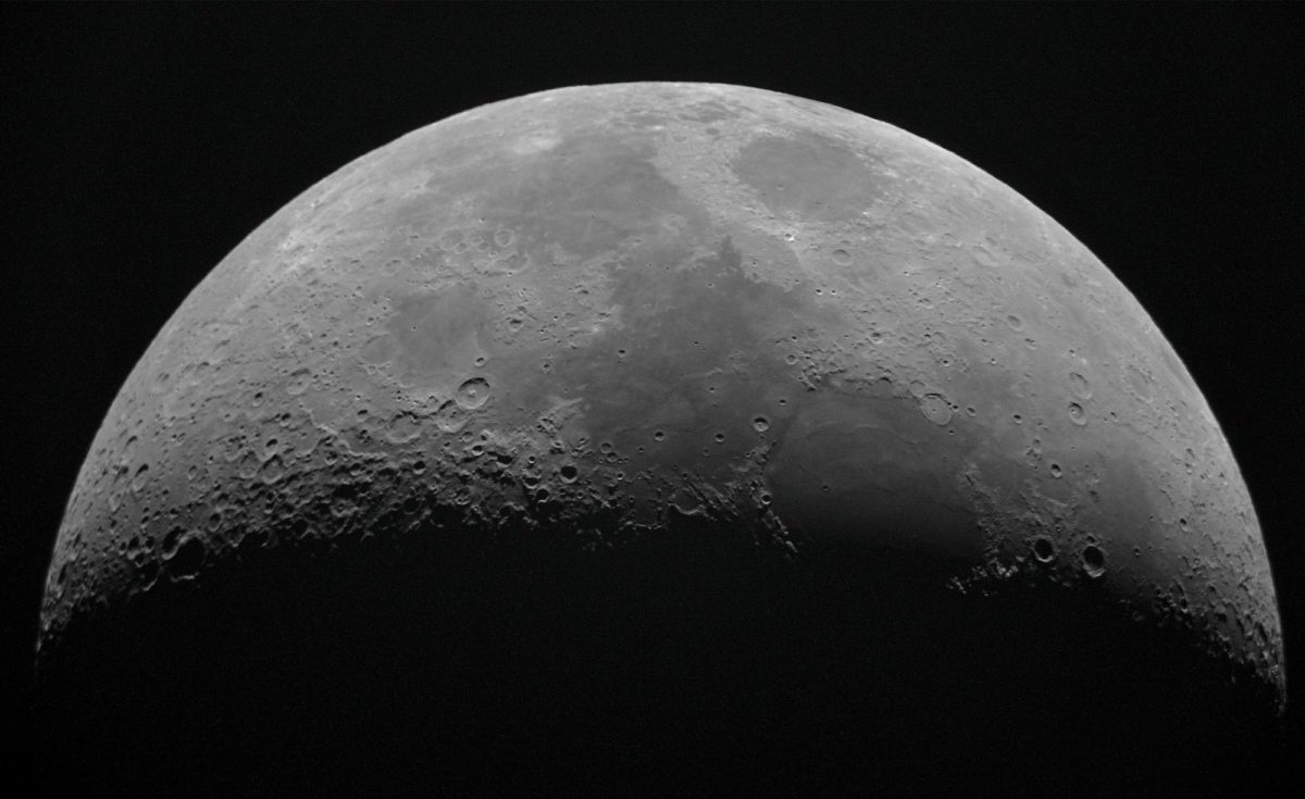 woda na Księżycu (zdjęcie ilustracyjne, fot. Nicolas Thomas / Unsplash)