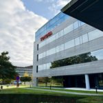 Zdjęcie okładkowe wpisu: Nowa generacja hybryd i&nbsp;pragmatyczna dekarbonizacja. Toyota przedstawia strategię w&nbsp;Brukseli