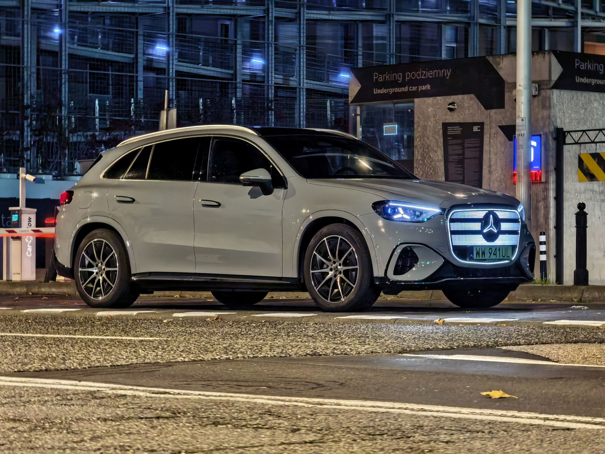 Test iMagazine: Mercedes GLC 400 4MATIC z technologią EQ – skok cywilizacyjny [galeria]