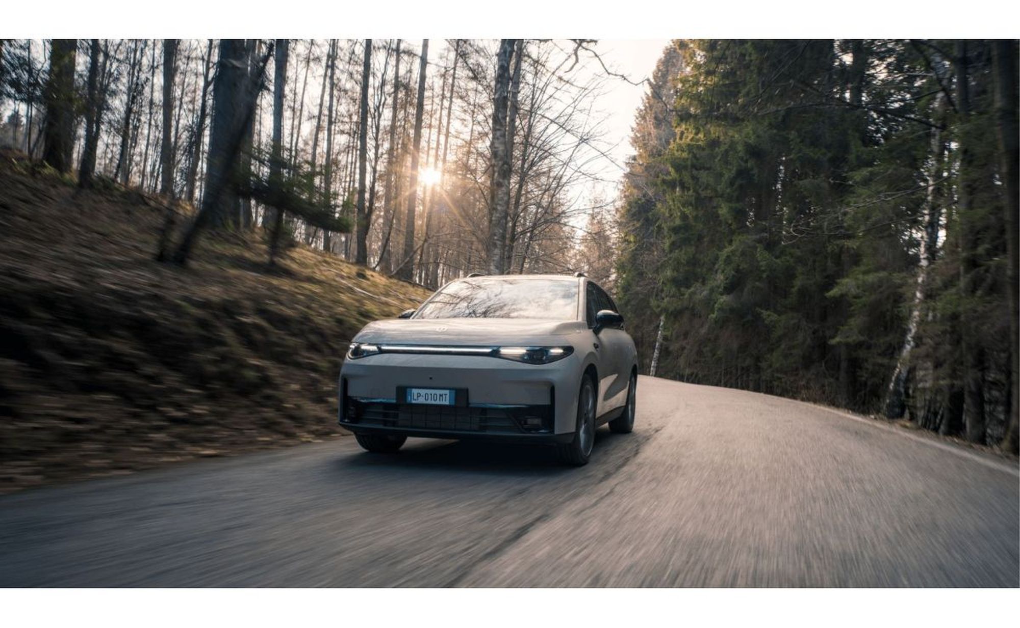 Zdjęcie okładkowe wpisu Leapmotor C10 MY27 dostaje CarPlay, szybsze ładowanie i&nbsp;unijny paszport