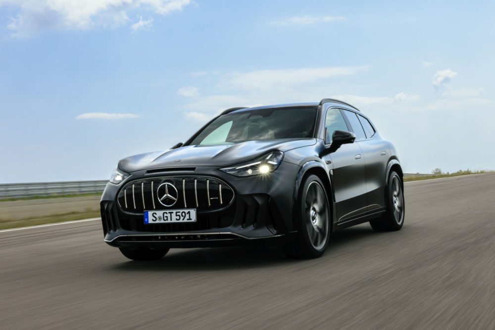 Zdjęcie okładkowe do wpis 1169 KM, silniki osiowe i&nbsp;ładowanie z&nbsp;mocą 710 kW. Mercedes-AMG GT SUV wjeżdża do&nbsp;gry [galeria]