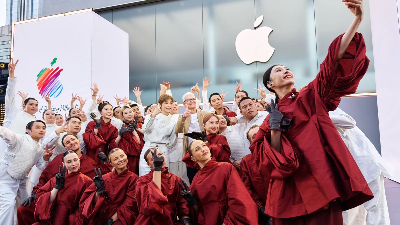 Tim Cook znów w Chinach – rozmowy w Guangdongu trwają