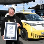Zdjęcie okładkowe wpisu: 100 tysięcy kilometrów przez&nbsp;92 kraje. ID. Buzz objechał świat z&nbsp;95,75% sprawności baterii [galeria]